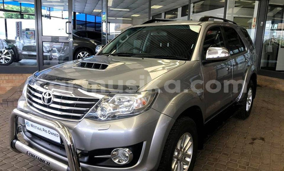 Nunua Ilio tumika Toyota Fortuner Fedha Gari ndani ya Beitbridge nchini Matabeleland Kusini Nunua Ilio tumika Toyota Fortuner Fedha Gari ndani ya Beitbridge nchini Matabeleland Kusini