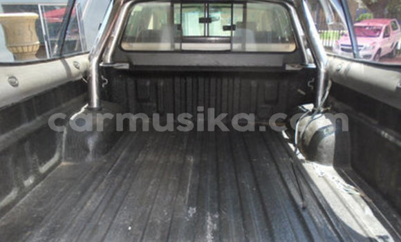 Buy Used Toyota Hilux White Car in Beitbridge in Matabeleland South Buy Used Toyota Hilux White Car in Beitbridge in Matabeleland South