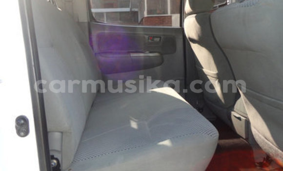 Tenga Tsaru Toyota Hilux Chena Mota in Beitbridge in Matabeleland South Tenga Tsaru Toyota Hilux Chena Mota in Beitbridge in Matabeleland South