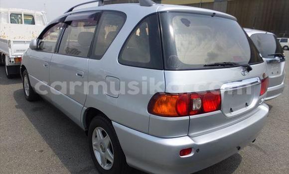 Nunua Ilio tumika Toyota Ipsum Fedha Gari ndani ya Beitbridge nchini Matabeleland Kusini Nunua Ilio tumika Toyota Ipsum Fedha Gari ndani ya Beitbridge nchini Matabeleland Kusini