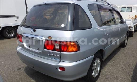 Nunua Ilio tumika Toyota Ipsum Fedha Gari ndani ya Beitbridge nchini Matabeleland Kusini Nunua Ilio tumika Toyota Ipsum Fedha Gari ndani ya Beitbridge nchini Matabeleland Kusini