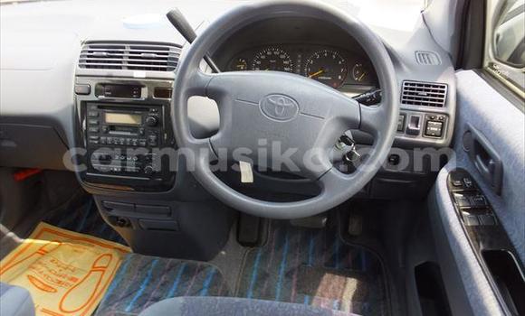 Nunua Ilio tumika Toyota Ipsum Fedha Gari ndani ya Beitbridge nchini Matabeleland Kusini Nunua Ilio tumika Toyota Ipsum Fedha Gari ndani ya Beitbridge nchini Matabeleland Kusini