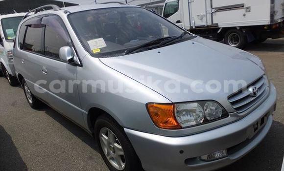 Nunua Ilio tumika Toyota Ipsum Fedha Gari ndani ya Beitbridge nchini Matabeleland Kusini Nunua Ilio tumika Toyota Ipsum Fedha Gari ndani ya Beitbridge nchini Matabeleland Kusini