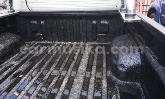 Acheter Occasion Voiture Toyota Hilux Blanc à Beitbridge, Matabeleland South Acheter Occasion Voiture Toyota Hilux Blanc à Beitbridge, Matabeleland South