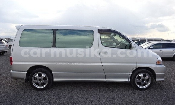 Acheter Occasion Voiture Toyota Granvia Autre à Beitbridge, Matabeleland South Acheter Occasion Voiture Toyota Granvia Autre à Beitbridge, Matabeleland South