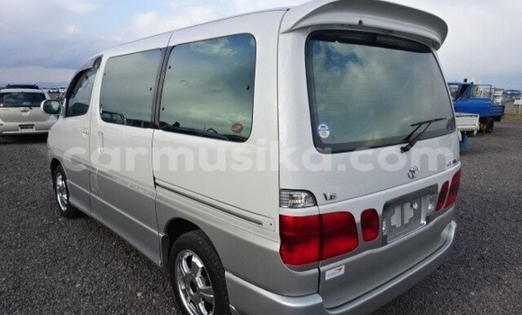 Acheter Occasion Voiture Toyota Granvia Autre à Beitbridge, Matabeleland South Acheter Occasion Voiture Toyota Granvia Autre à Beitbridge, Matabeleland South