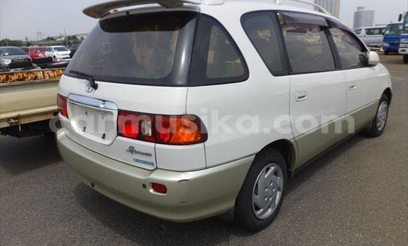 Acheter Occasion Voiture Toyota Ipsum Autre à Beitbridge, Matabeleland South Acheter Occasion Voiture Toyota Ipsum Autre à Beitbridge, Matabeleland South