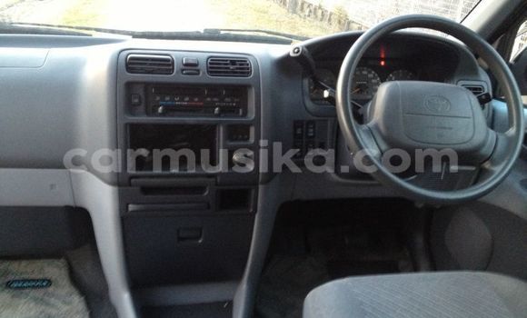 Nunua Ilio tumika Toyota Granvia Nyingine Gari ndani ya Beitbridge nchini Matabeleland Kusini Nunua Ilio tumika Toyota Granvia Nyingine Gari ndani ya Beitbridge nchini Matabeleland Kusini