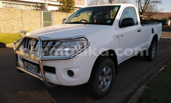 Acheter Occasion Voiture Toyota Hilux Blanc à Beitbridge, Matabeleland South Acheter Occasion Voiture Toyota Hilux Blanc à Beitbridge, Matabeleland South