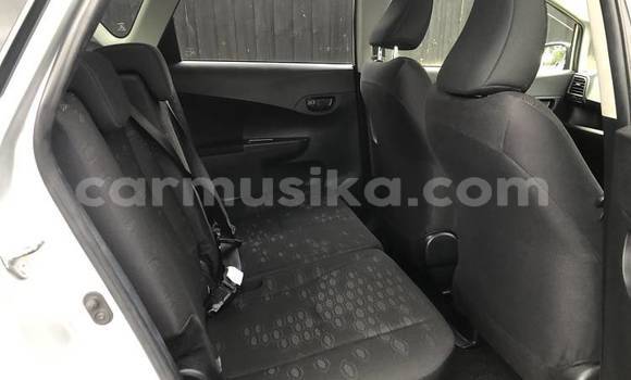 Nunua Ilio tumika Toyota Ractis Fedha Gari ndani ya Beitbridge nchini Matabeleland Kusini Nunua Ilio tumika Toyota Ractis Fedha Gari ndani ya Beitbridge nchini Matabeleland Kusini