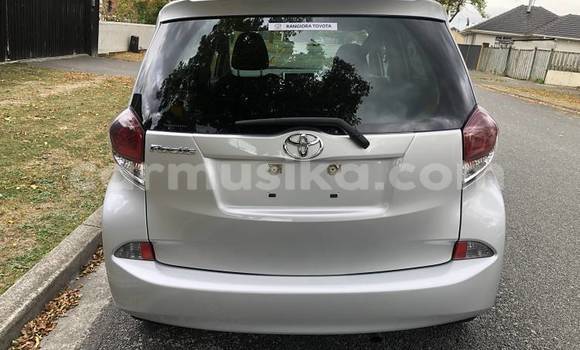 Nunua Ilio tumika Toyota Ractis Fedha Gari ndani ya Beitbridge nchini Matabeleland Kusini Nunua Ilio tumika Toyota Ractis Fedha Gari ndani ya Beitbridge nchini Matabeleland Kusini