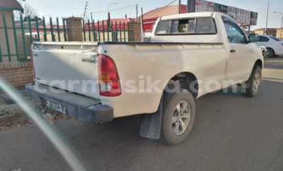 Acheter Occasion Voiture Toyota Hilux Blanc à Beitbridge, Matabeleland South Acheter Occasion Voiture Toyota Hilux Blanc à Beitbridge, Matabeleland South