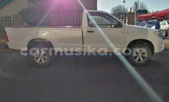 Acheter Occasion Voiture Toyota Hilux Blanc à Beitbridge, Matabeleland South Acheter Occasion Voiture Toyota Hilux Blanc à Beitbridge, Matabeleland South