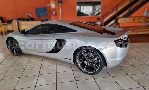 Nunua Ilio tumika McLaren 720S Fedha Gari ndani ya Beitbridge nchini Matabeleland Kusini Nunua Ilio tumika McLaren 720S Fedha Gari ndani ya Beitbridge nchini Matabeleland Kusini