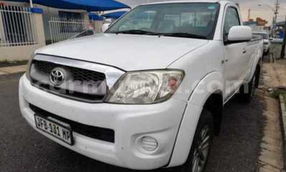 Buy Used Toyota Hilux White Car in Beitbridge in Matabeleland South Buy Used Toyota Hilux White Car in Beitbridge in Matabeleland South