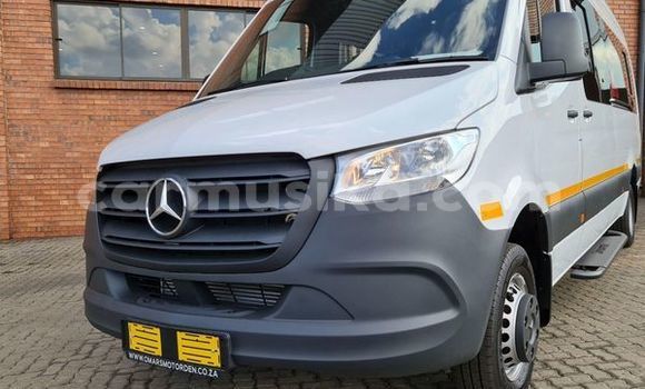 Buy Used Mercedes‒Benz S–Class White Car in Beitbridge in Matabeleland South Buy Used Mercedes‒Benz S–Class White Car in Beitbridge in Matabeleland South