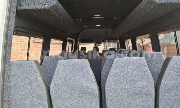 Buy Used Mercedes‒Benz S–Class White Car in Beitbridge in Matabeleland South Buy Used Mercedes‒Benz S–Class White Car in Beitbridge in Matabeleland South