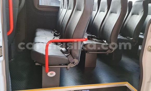 Buy Used Mercedes‒Benz S–Class White Car in Beitbridge in Matabeleland South Buy Used Mercedes‒Benz S–Class White Car in Beitbridge in Matabeleland South