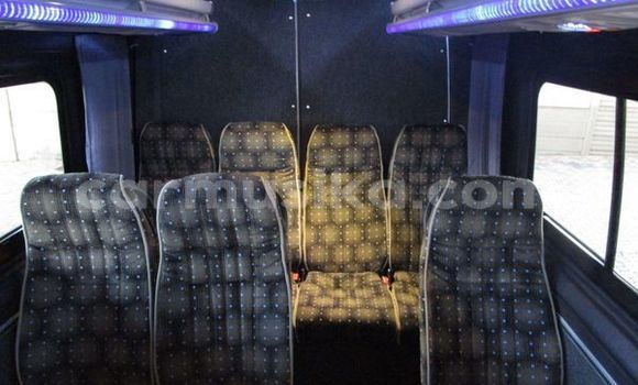 Tenga Tsaru Mercedes‒Benz S–Class Chena Mota in Beitbridge in Matabeleland South Tenga Tsaru Mercedes‒Benz S–Class Chena Mota in Beitbridge in Matabeleland South