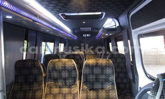 Tenga Tsaru Mercedes‒Benz S–Class Chena Mota in Beitbridge in Matabeleland South Tenga Tsaru Mercedes‒Benz S–Class Chena Mota in Beitbridge in Matabeleland South