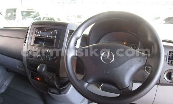 Tenga Tsaru Mercedes‒Benz S–Class Chena Mota in Beitbridge in Matabeleland South Tenga Tsaru Mercedes‒Benz S–Class Chena Mota in Beitbridge in Matabeleland South