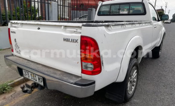 Buy Used Toyota Hilux White Car in Beitbridge in Matabeleland South Buy Used Toyota Hilux White Car in Beitbridge in Matabeleland South