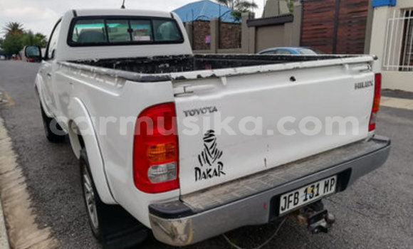 Buy Used Toyota Hilux White Car in Beitbridge in Matabeleland South Buy Used Toyota Hilux White Car in Beitbridge in Matabeleland South