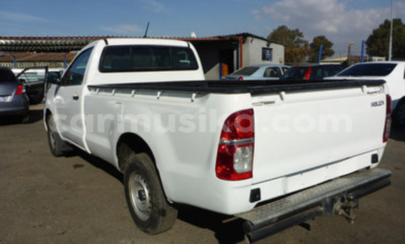 Tenga Tsaru Toyota Hilux Chena Mota in Beitbridge in Matabeleland South Tenga Tsaru Toyota Hilux Chena Mota in Beitbridge in Matabeleland South
