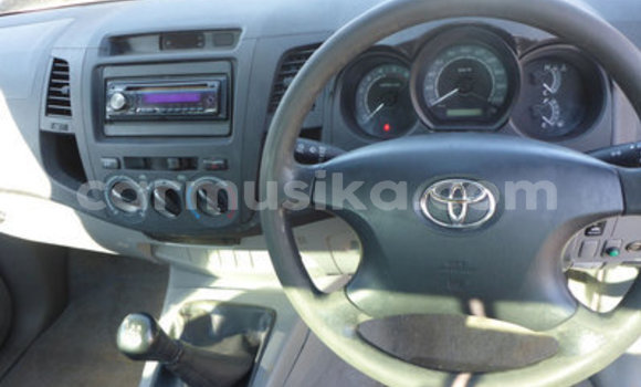 Tenga Tsaru Toyota Hilux Chena Mota in Beitbridge in Matabeleland South Tenga Tsaru Toyota Hilux Chena Mota in Beitbridge in Matabeleland South