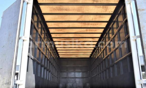 Acheter Occasion Utilitaire Nissan UD Blanc à Beitbridge, Matabeleland South Acheter Occasion Utilitaire Nissan UD Blanc à Beitbridge, Matabeleland South