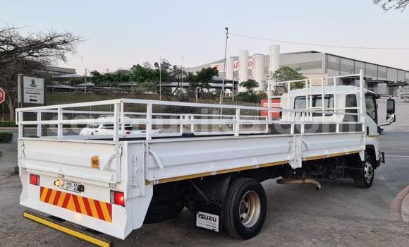 Acheter Occasion Utilitaire Isuzu FTR 850 Blanc à Bulawayo, Bulawayo Acheter Occasion Utilitaire Isuzu FTR 850 Blanc à Bulawayo, Bulawayo
