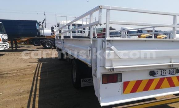 Acheter Occasion Utilitaire Isuzu FTR 850 Blanc à Bulawayo, Bulawayo Acheter Occasion Utilitaire Isuzu FTR 850 Blanc à Bulawayo, Bulawayo