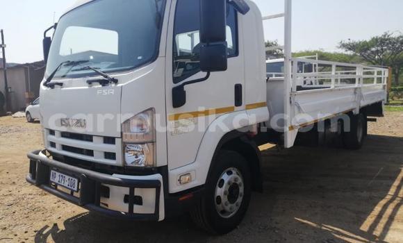 Acheter Occasion Utilitaire Isuzu FTR 850 Blanc à Bulawayo, Bulawayo Acheter Occasion Utilitaire Isuzu FTR 850 Blanc à Bulawayo, Bulawayo
