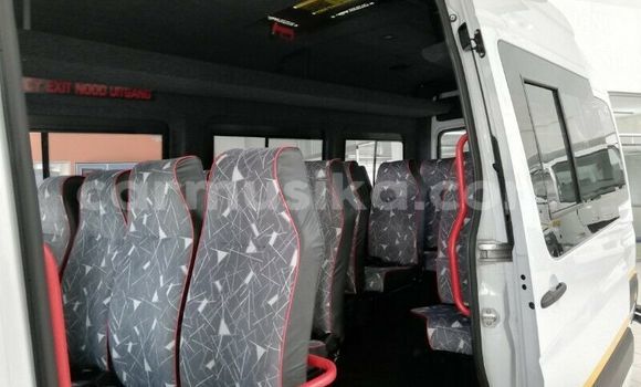 Tenga Tsaru Mercedes‒Benz S–Class Chena Mota in Beitbridge in Matabeleland South Tenga Tsaru Mercedes‒Benz S–Class Chena Mota in Beitbridge in Matabeleland South