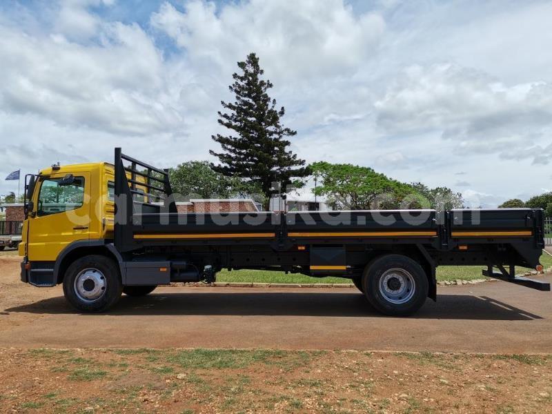 Big with watermark mercedes benz tipper harare chitungwiza 26457
