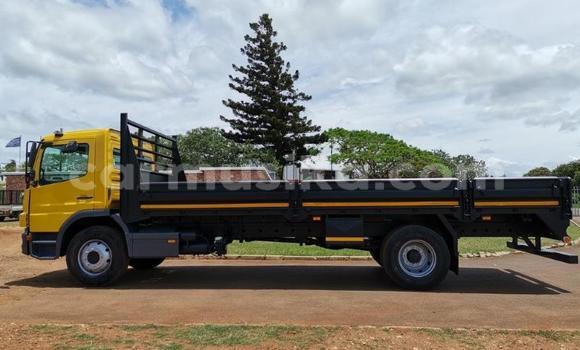 Acheter Occasion Utilitaire Mercedes‒Benz Tipper Autre à Chitungwiza, Harare Acheter Occasion Utilitaire Mercedes‒Benz Tipper Autre à Chitungwiza, Harare