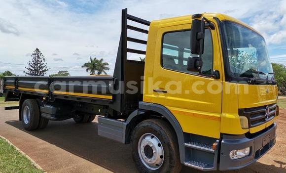 Acheter Occasion Utilitaire Mercedes‒Benz Tipper Autre à Chitungwiza, Harare Acheter Occasion Utilitaire Mercedes‒Benz Tipper Autre à Chitungwiza, Harare