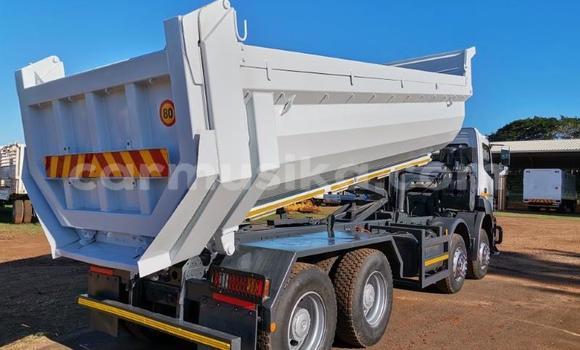 Acheter Occasion Utilitaire Mercedes‒Benz Atego Blanc à Harare, Harare Acheter Occasion Utilitaire Mercedes‒Benz Atego Blanc à Harare, Harare