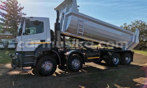 Acheter Occasion Utilitaire Mercedes‒Benz Atego Blanc à Harare, Harare Acheter Occasion Utilitaire Mercedes‒Benz Atego Blanc à Harare, Harare