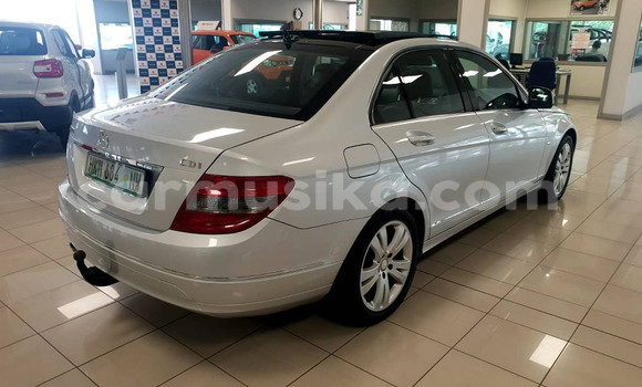 Buy Used Mercedes‒Benz C-klasse Silver Car in Beitbridge in Matabeleland South Buy Used Mercedes‒Benz C-klasse Silver Car in Beitbridge in Matabeleland South