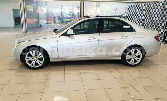 Buy Used Mercedes‒Benz C-klasse Silver Car in Beitbridge in Matabeleland South Buy Used Mercedes‒Benz C-klasse Silver Car in Beitbridge in Matabeleland South