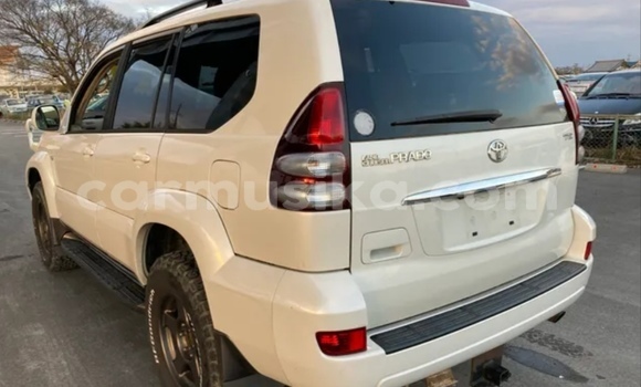 Acheter Occasion Voiture Toyota Prado Blanc à Beitbridge, Matabeleland South Acheter Occasion Voiture Toyota Prado Blanc à Beitbridge, Matabeleland South