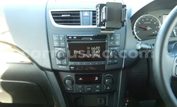 Acheter Occasion Voiture Suzuki Swift Rouge à Beitbridge, Matabeleland South Acheter Occasion Voiture Suzuki Swift Rouge à Beitbridge, Matabeleland South