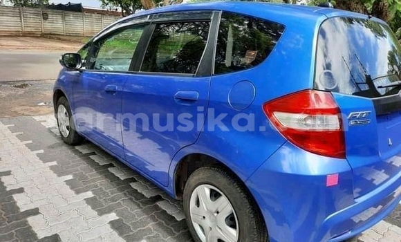 Nunua Ilio tumika Honda Fit Bluu Gari ndani ya Beitbridge nchini Matabeleland Kusini