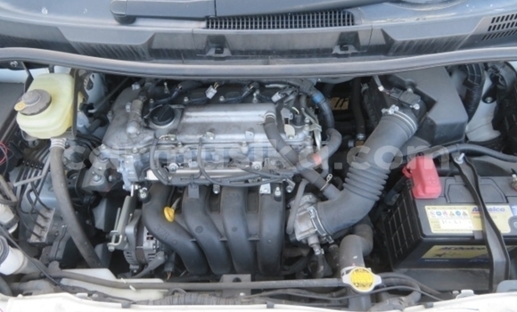 Tenga Tsaru Toyota Vista Chena Mota in Beitbridge in Matabeleland South