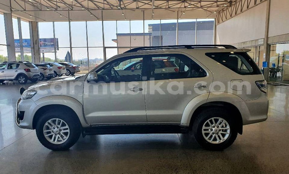 Nunua Ilio tumika Toyota Fortuner Fedha Gari ndani ya Beitbridge nchini Matabeleland Kusini Nunua Ilio tumika Toyota Fortuner Fedha Gari ndani ya Beitbridge nchini Matabeleland Kusini