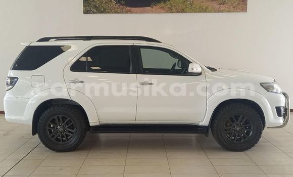 Tenga Tsaru Toyota Fortuner Chena Mota in Beitbridge in Matabeleland South Tenga Tsaru Toyota Fortuner Chena Mota in Beitbridge in Matabeleland South