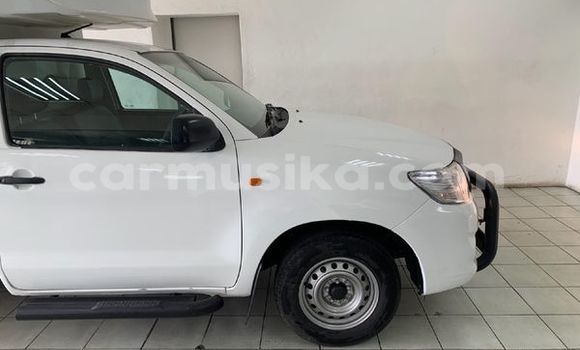 Nunua Ilio tumika Toyota Hilux Nyeupe Gari ndani ya Beitbridge nchini Matabeleland Kusini Nunua Ilio tumika Toyota Hilux Nyeupe Gari ndani ya Beitbridge nchini Matabeleland Kusini