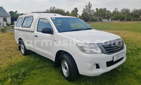 Buy Used Toyota Hilux White Car in Beitbridge in Matabeleland South Buy Used Toyota Hilux White Car in Beitbridge in Matabeleland South