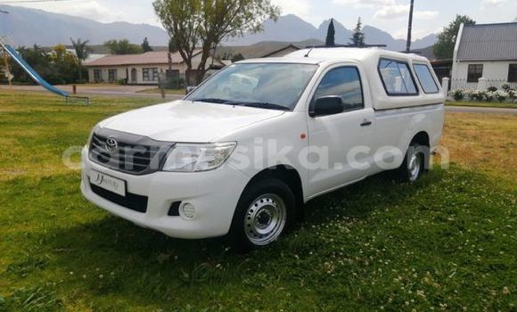 Buy Used Toyota Hilux White Car in Beitbridge in Matabeleland South Buy Used Toyota Hilux White Car in Beitbridge in Matabeleland South